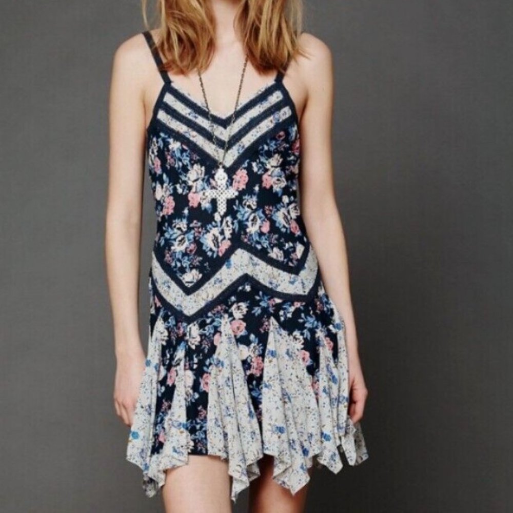 ❤️ 6 for 20 ❤️ Free People Intimately In+ Out Ditzy Blue Floral Slip Dress SzXS